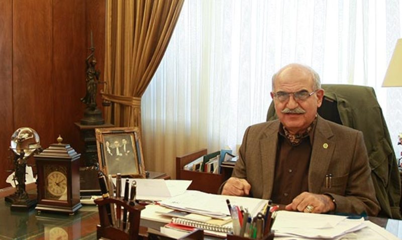 وکیل بهمن کشاورز کلکسیونر قلم لطیفی